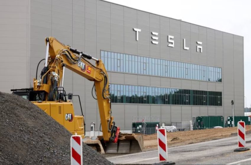  Musk ‘echa el ojo’ a México: Ebrard confirma interés de Tesla de construir planta, ¿en el AIFA?