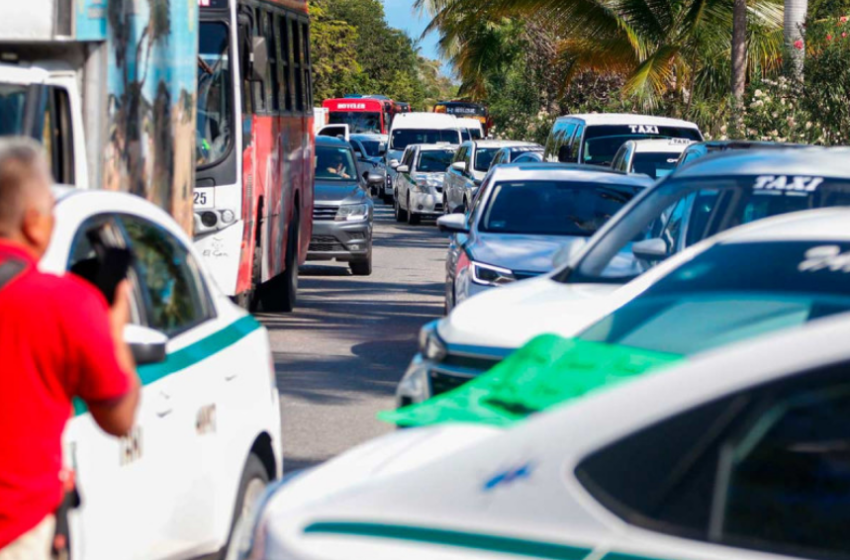  Siguen los problemas entre taxistas y Uber en Cancún