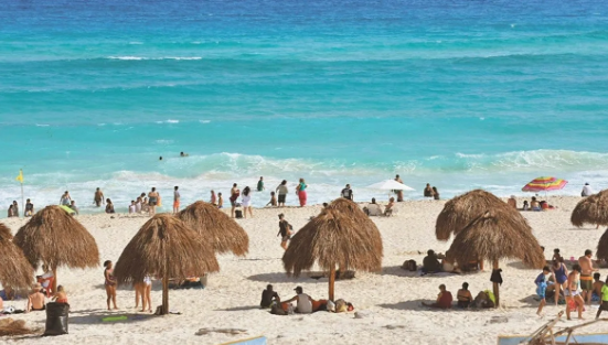  Playa Delfines de Cancún será convertida en Área Natural Protegida