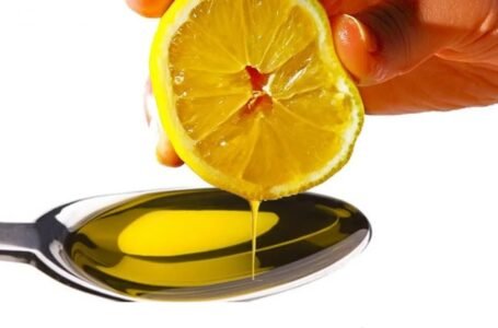 Los grandes beneficios de tomar aceite de oliva con  limón en ayunas, esto es lo que se sabe