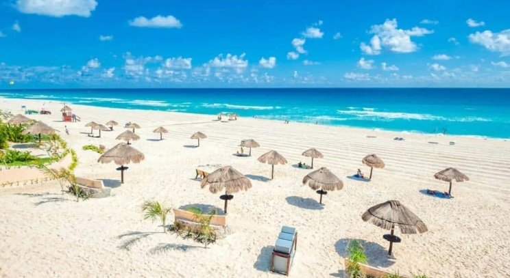  Cancún: playa Delfines, la única playa con internet gratis