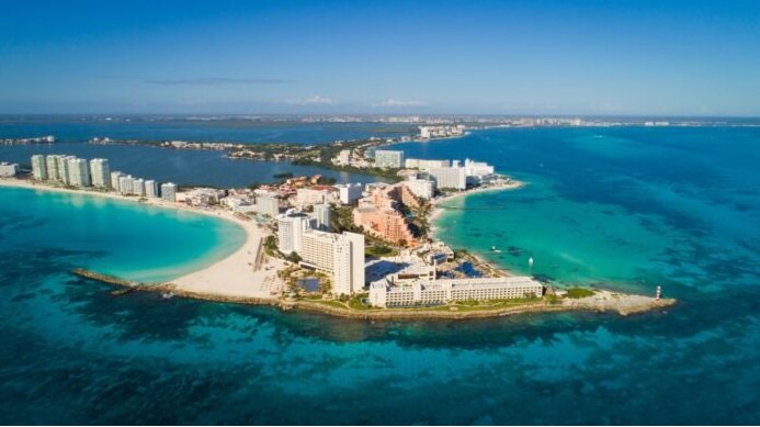  Cancún: cerrará 2023 con alza en turismo y vuelos
