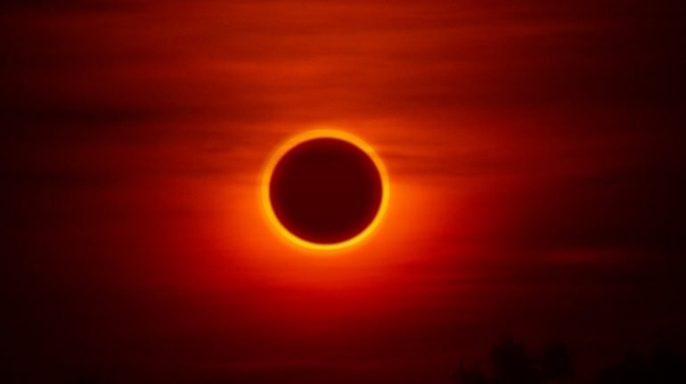 El Eclipse Anular de Sol 2023 es este próximo sábado 14 de octubre, pero debes tener en cuenta ciertas recomendaciones para observarlo de forma segura El Eclipse Anular de Sol 2023 es este próximo sábado 14 de octubre, pero debes tener en cuenta ciertas recomendaciones para observarlo de forma segura