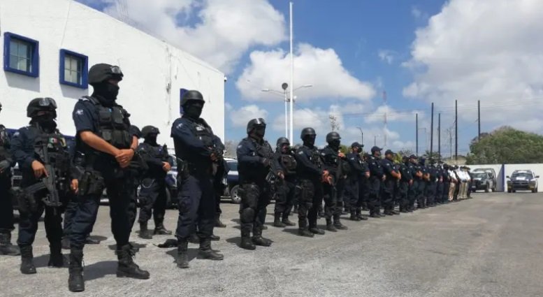  Dan de baja a 37 policías por corrupción en Cancún