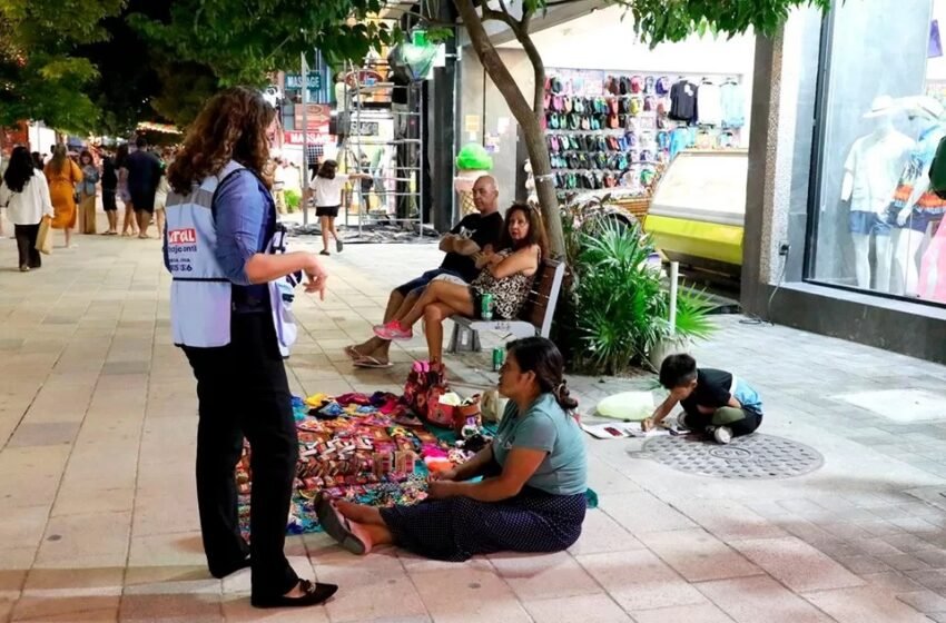  DIF de Playa del Carmen: distribuye folletos para prevenir el trabajo infantil