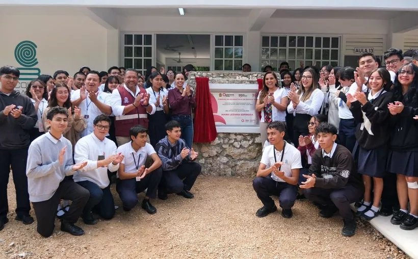  Gobernadora Mara Lezama entrega cinco aulas al Colegio de Bachilleres Plantel Cancún 4
