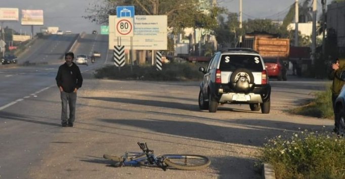 Un ciclista perdió la vida al ser atropellado cuando intentaba cruzar la vía Mérida-Cancún