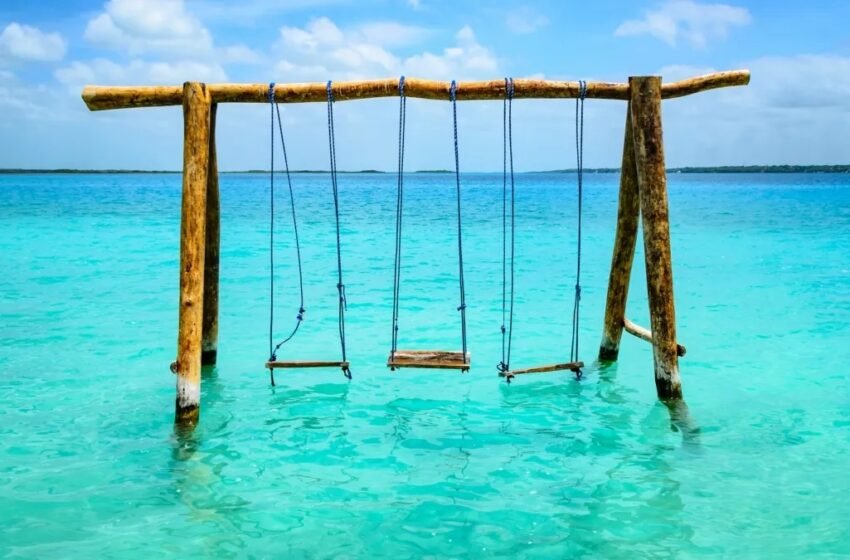 La Laguna de los Siete Colores de Bacalar es un paraíso de la Grand Costa Maya