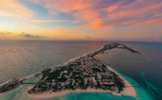  Isla Mujeres, un pueblo mágico en medio del Caribe Mexicano