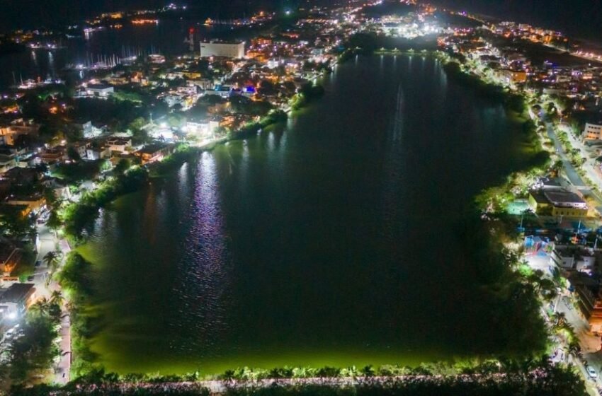 1 Isla Mujeres estrena alumbrado público en el andador de la Salina Grande