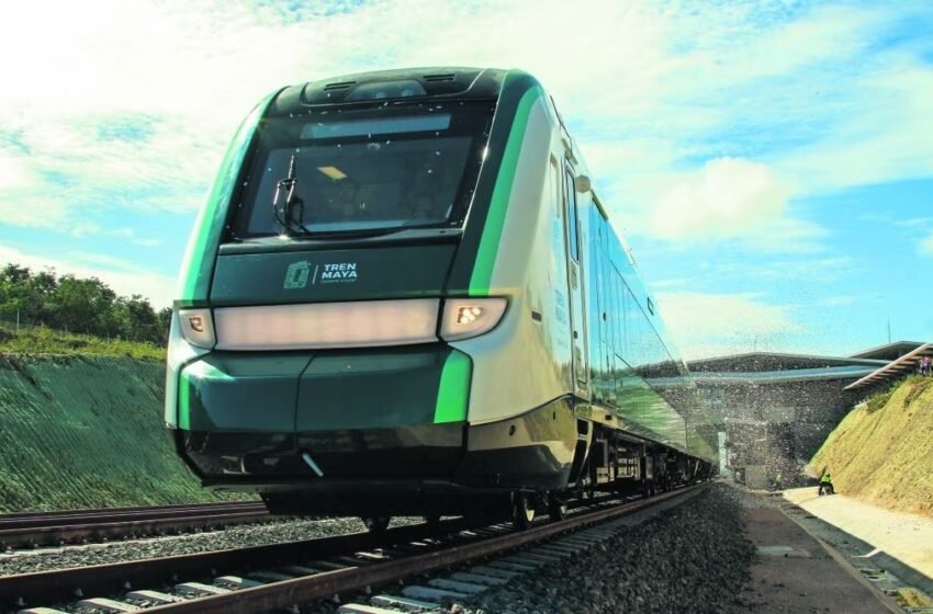 Ayer el Mandatario supervisó la obra ferroviaria de de Tulum a Cancún, en un sobrevuelo en un helicóptero