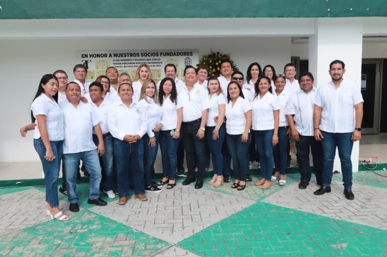  Cancún: Taxistas renuevan su imagen con app propia y estrategias de seguridad