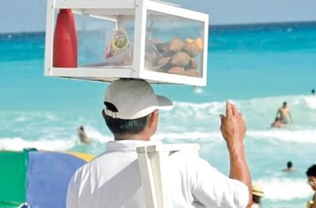 En Cancún, seis vendedores ambulantes retirados de las playas