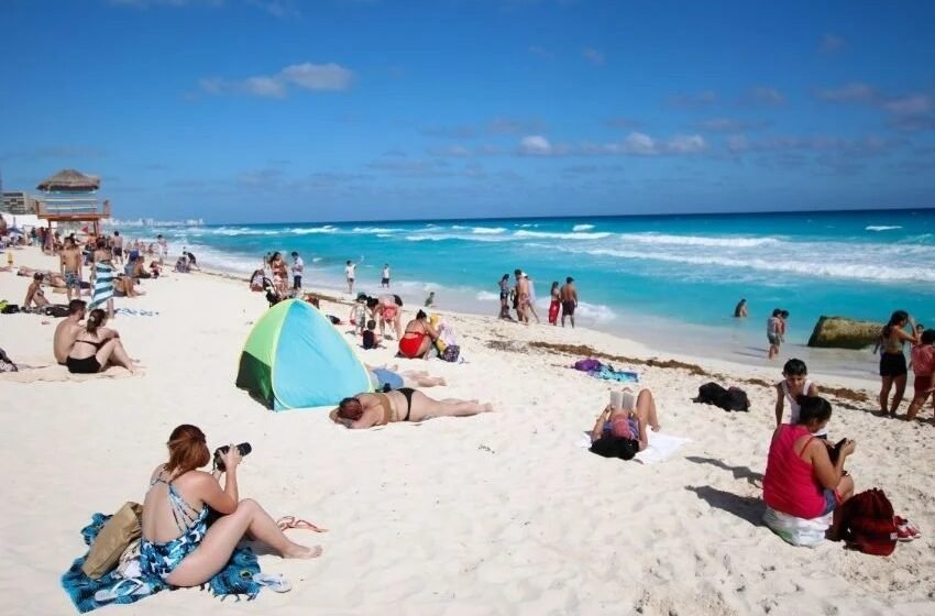  Esperan una afluencia de 50 mil bañistas en las playas de Cancún durante la Semana Santa