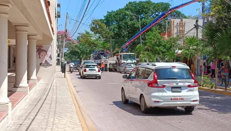 El presidente de la Canirac local, Gerardo Valadez, señaló que la obra podría afectar significativamente la vialidad en una zona crucial para el turismo