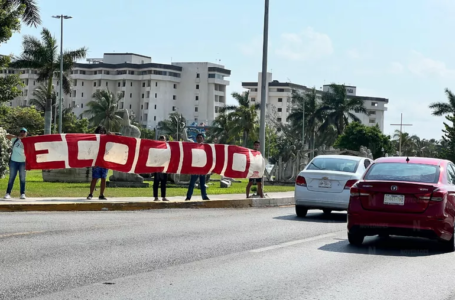 Ambientalistas Bloquean Vía en la Zona Hotelera de Cancún