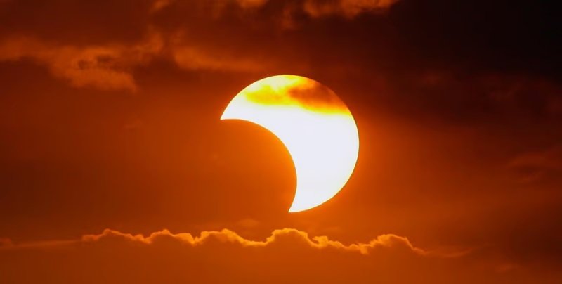 ¡Prepárate para maravillarte con el Eclipse de Sol 2024 desde Cancún y disfruta de este emocionante evento astronómico con seguridad y fascinación!