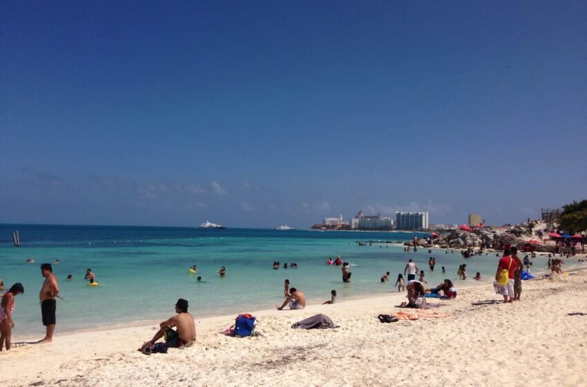  Fonatur posterga la rehabilitación de playa pública en Cancún