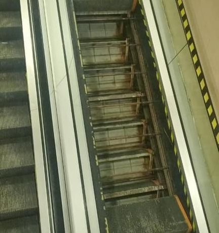  Colapso de las escaleras eléctricas en Plaza Forum