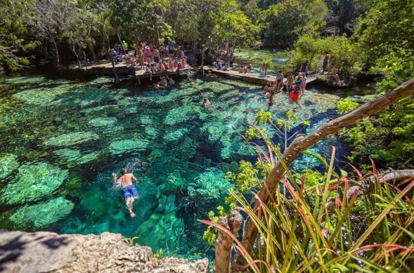 Cenote Azul