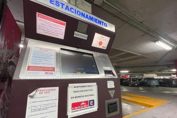 Multan a Empresa del Estacionamiento de Plaza Las Américas en Cancún