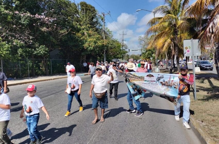  Protesta en Cancún contra la Prohibición de Corridas de Toros y Peleas de Gallo