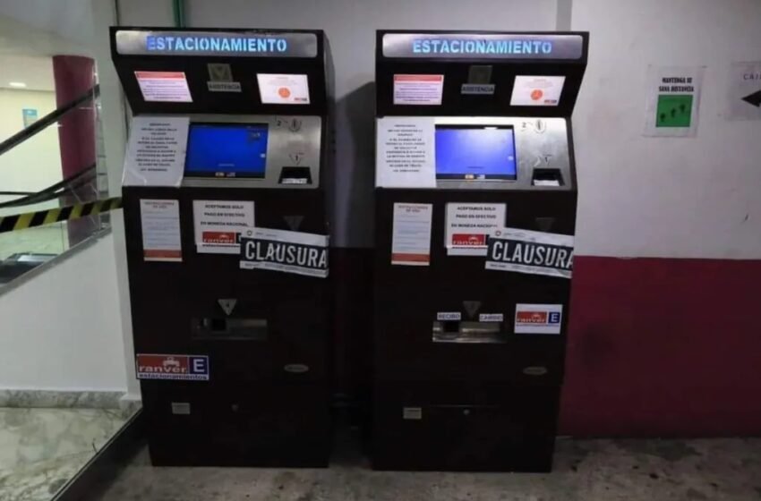  Plumas de Estacionamiento en Plaza las Américas Siguen Clausuradas por Irregularidades