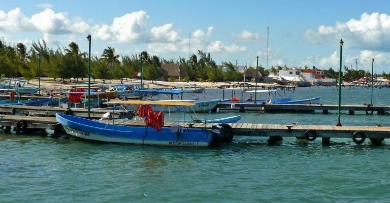  Cierran Puertos y Cancelan Actividades Náuticas en Quintana Roo por Condiciones Meteorológicas Adversas