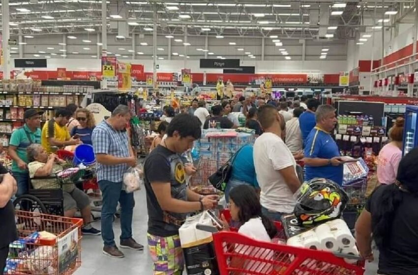  Supermercados Vacíos en Cancún tras Compras de Pánico por el Huracán Beryl