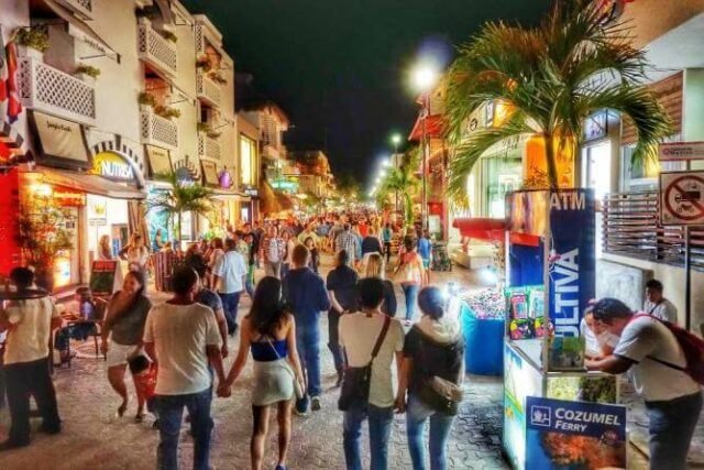 Playa del Carmen Creará una Zona Rosa en la Quinta Avenida para Turismo LGBT+: Espacio Seguro e Inclusivo