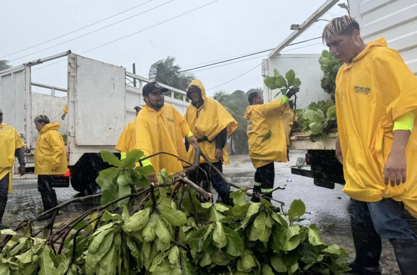  El Equipo de Atenea Gómez Trabaja Intensamente para Atender Afectaciones por Huracán Helene en Isla Mujeres