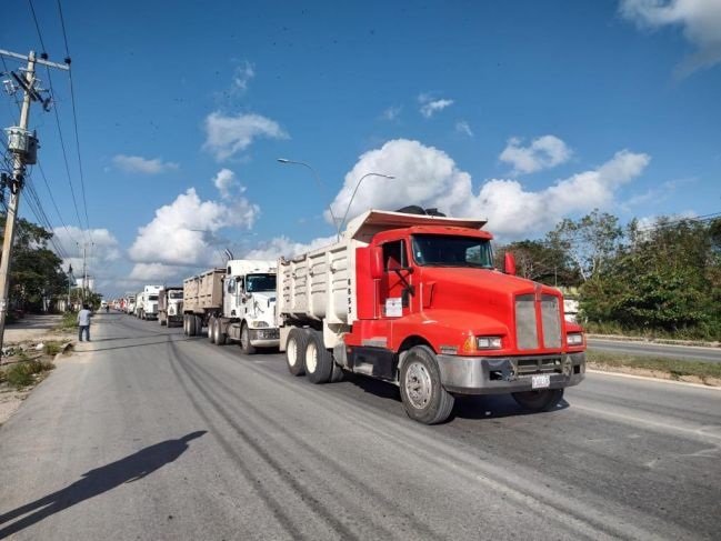 El plan para restringir el acceso de vehículos de carga pesada en Cancún busca preservar la infraestructura vial y mejorar la calidad de las calles.