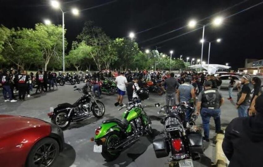 Motociclistas en Cancún, en colaboración con autoridades locales, han establecido una ruta segura de 44 kilómetros para llevar a cabo sus rodadas nocturnas