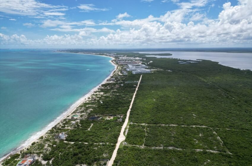 La gobernadora de Quintana Roo, Mara Lezama Espinosa, ha confirmado la construcción del nuevo Bulevar Turístico que conectará Cancún con Costa Mujeres.