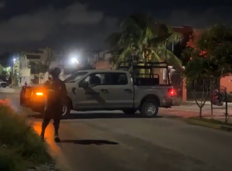 La noche del martes 19 de noviembre, Cancún fue escenario de un mega operativo encabezado por la Fiscalía Especializada en Investigación de Delitos contra la Salud en su modalidad de narcomenudeo.