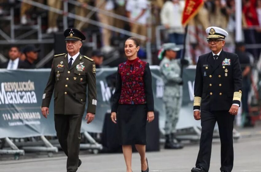  Claudia Sheinbaum Encabeza el Desfile de la Revolución Mexicana y Destaca la Transformación de México