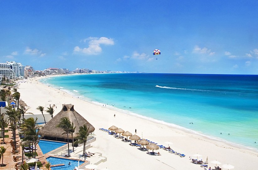 En el marco del período vacacional decembrino, el municipio de Benito Juárez, Quintana Roo, anunció la ampliación del horario de operación en las playas públicas de Cancún.