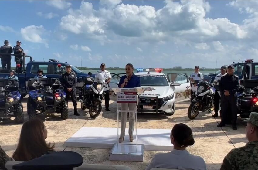 Para mejorar la vigilancia y respuesta ante emergencias, Cancún recibió 127 nuevas unidades policiales.